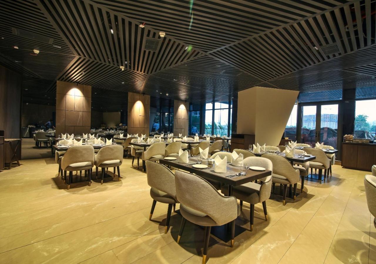Essentia Premier Hotel Pune Wakad Pimpri-Chinchwad Zewnętrze zdjęcie
